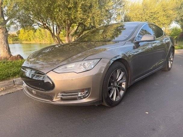 TESLA MODEL S 2016 5YJSA1E15GF122829 image
